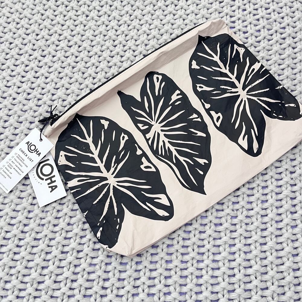 Aloha collection• Mid Pouch in KALO Black on Sandstone